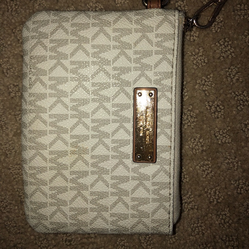 Michael KorsJet Set Small Wristlet